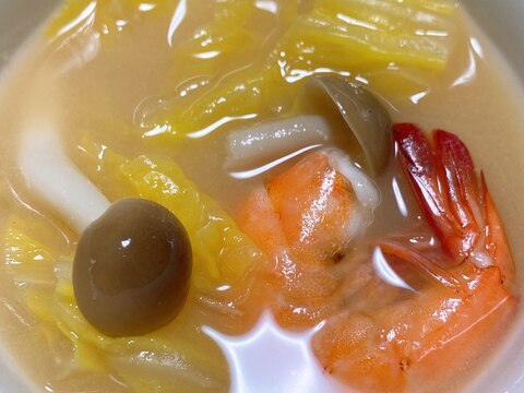 簡単★白菜、海老、キノコのにんにく風味の味噌スープ